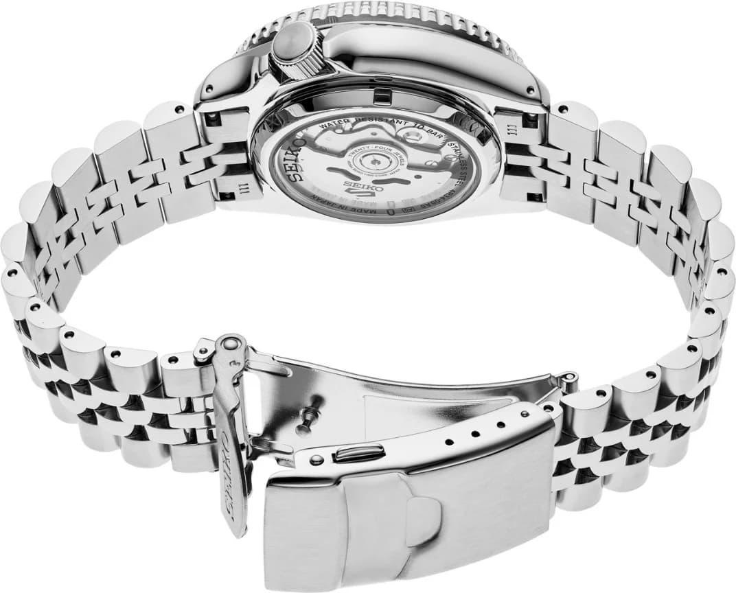 Visage cadran Seiko SSK019K1 avec index appliqués polis, aiguilles dauphine, aiguille GMT rouge et date à 3h