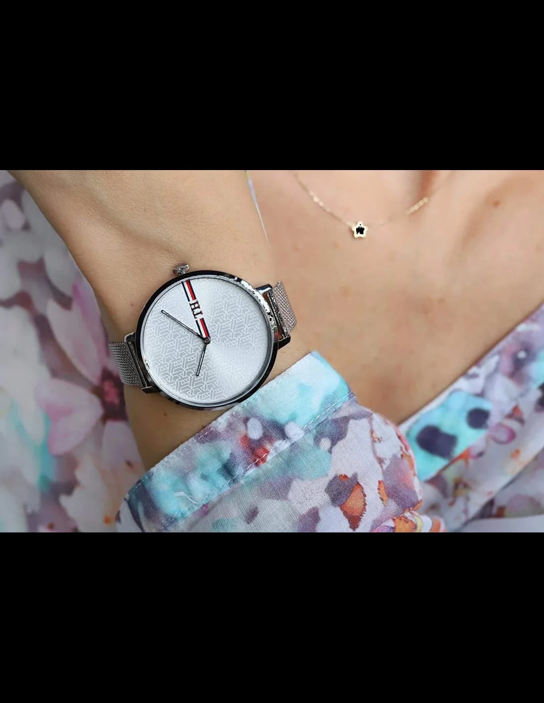 Attache bracelet Tommy Hilfiger 1782157 en maille milanaise argentée avec fermoir déployante ajustable, finition tissée robuste et confortable