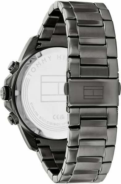 Attache bracelet Tommy Hilfiger 1792061 en acier inoxydable brossé avec fermoir déployant double sécurité et gravure ton sur ton
