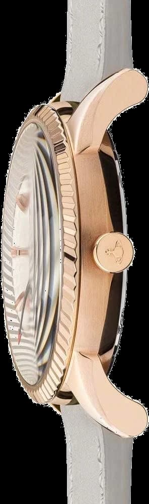 Attache bracelet Vivienne Westwood VV240RSWH en cuir blanc cousu main, fermoir boucle ardillon signé gravé du logo