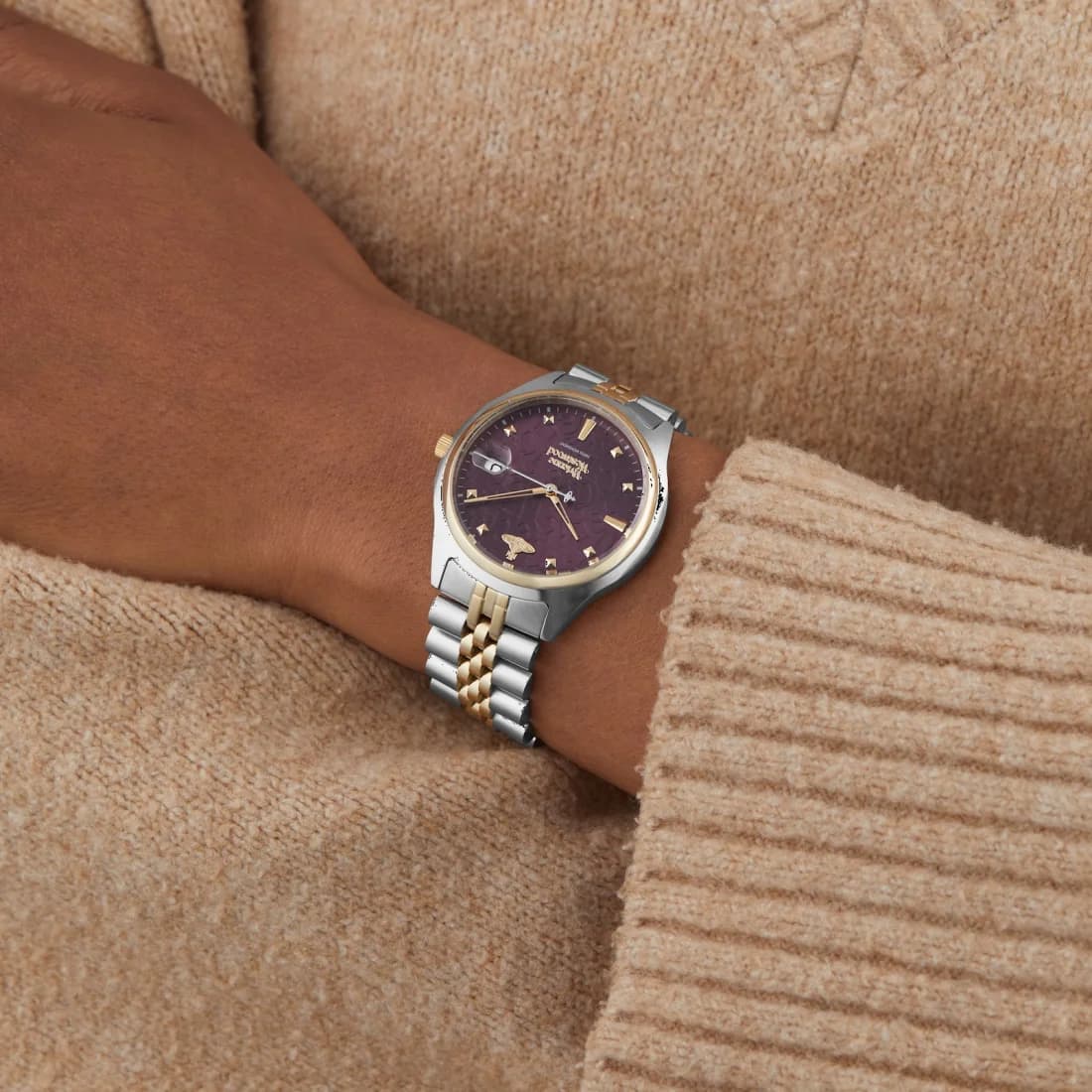 Montre Femme Vivienne Westwood Camberwell VV261BYSG - Cadran violet soleillé, bracelet acier bicolore or et argent vue 7