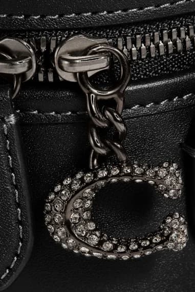 Détail du bracelet du Coach CE769-BLACK