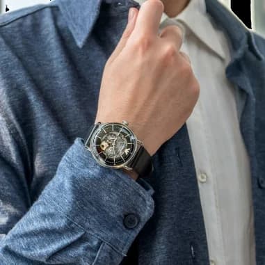 Montre Emporio Armani Meccanico AR60026 Cadran squelette bracelet cuir noir vue 3