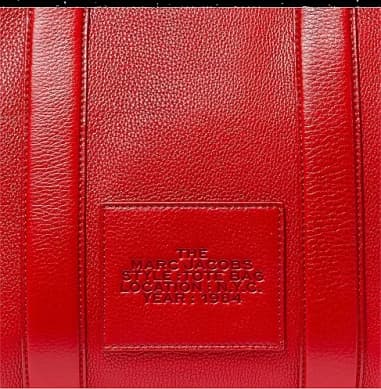 Le garde-temps Marc Jacobs H009L01SP21-617 vu de profil