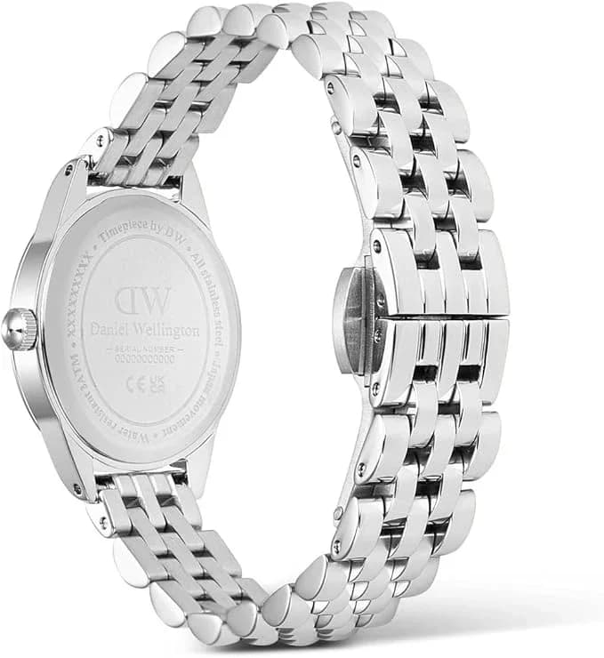 Zoom sur le cadran blanc du Daniel Wellington DW00100808