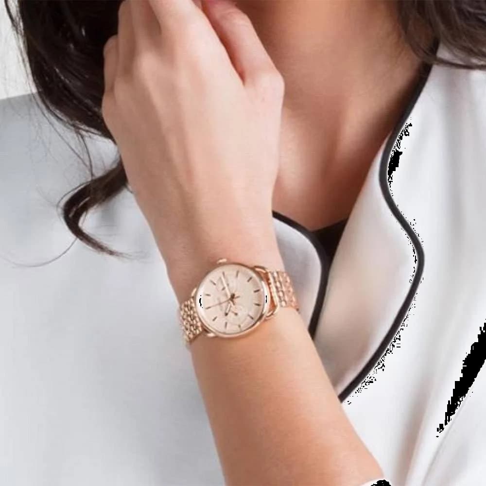 Zoom sur le cadran or rose du Fossil ES3713