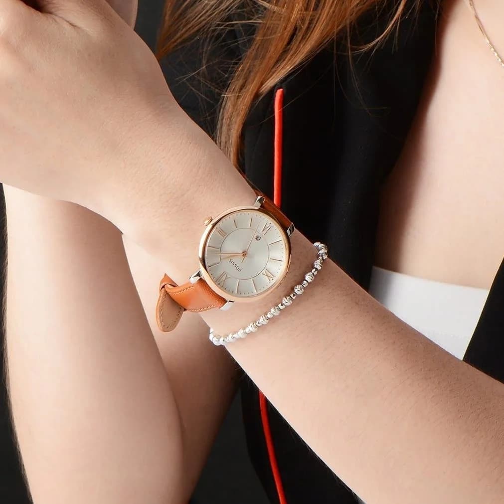 Zoom sur le cadran argent du Fossil ES3842