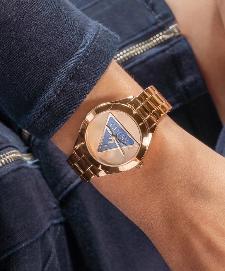 Détail du bracelet acier du Guess GW0675L3