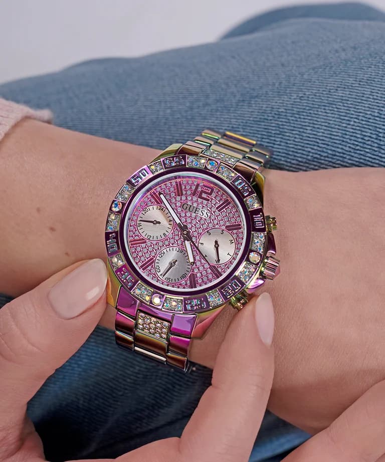 Détail du bracelet acier du Guess GW0771L4