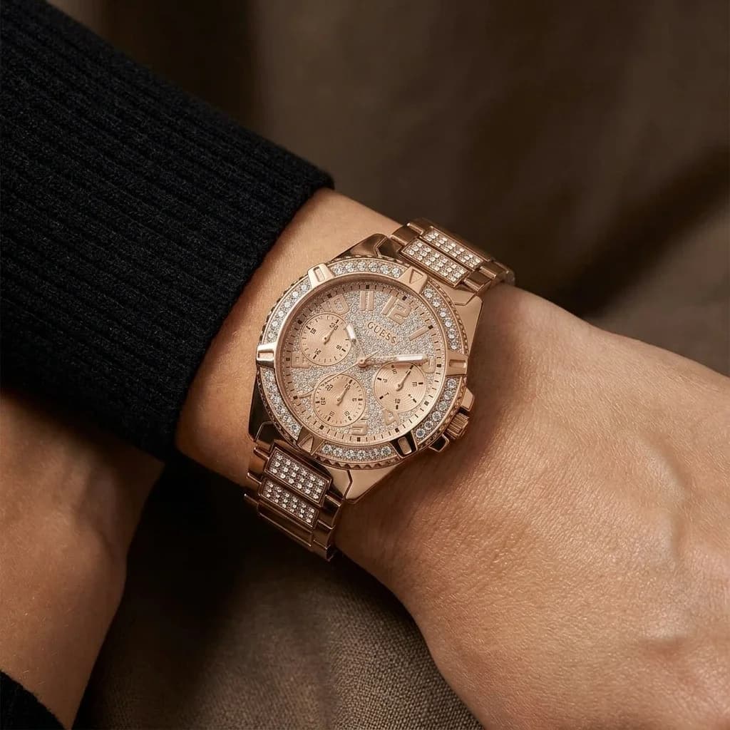 Zoom sur le cadran or rose du Guess W1156L3