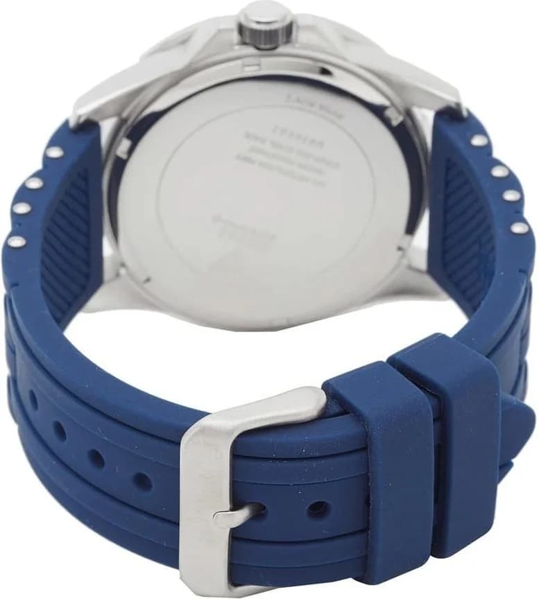 Zoom sur le cadran bleu du Guess W0366G2