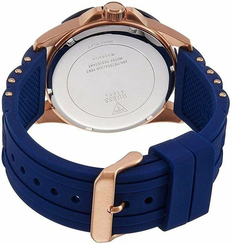 Zoom sur le cadran bleu du Guess W0366G4