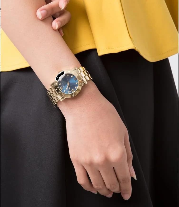 Le garde-temps Marc Jacobs MBM3166 vu de profil