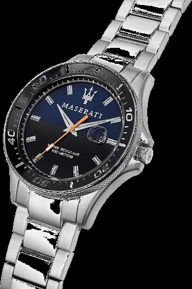 Le garde-temps Maserati R8853140001 vu de profil