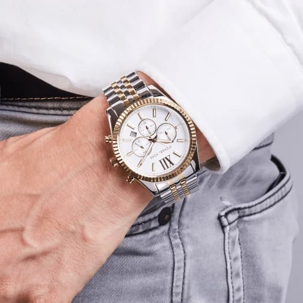 Détail du bracelet acier du Michael Kors MK8344