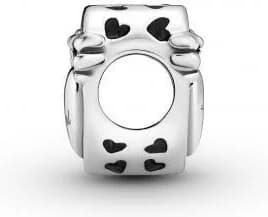 Zoom sur le cadran du Pandora 799367C00