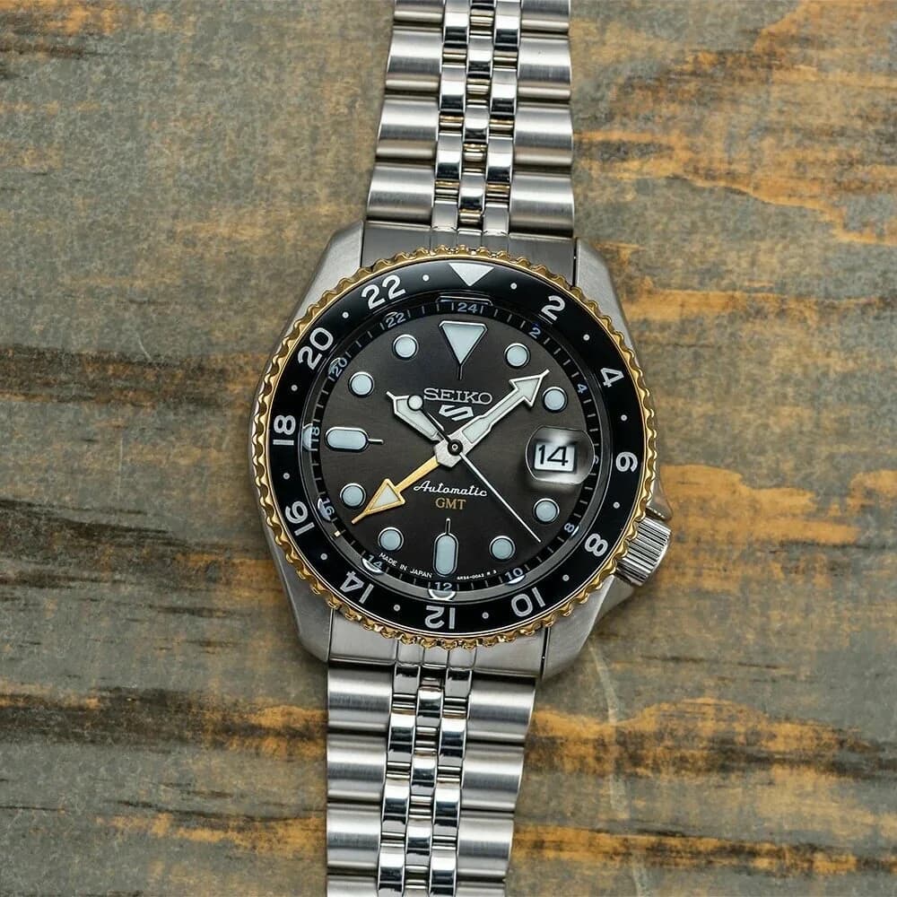 Fond du boîtier du garde-temps Seiko SSK021K1