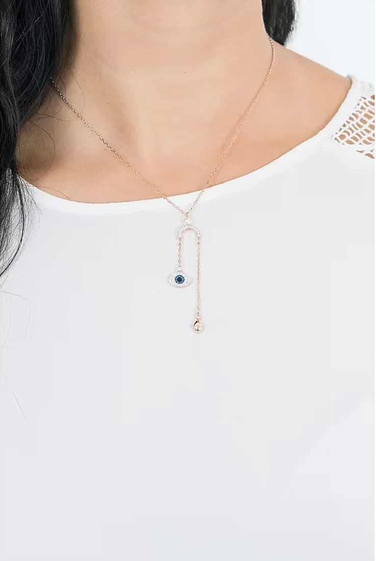 Zoom sur le cadran du Swarovski 5425861