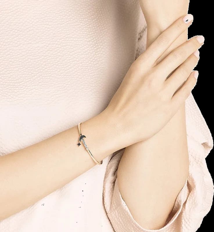 Zoom sur le cadran du Swarovski 5429729