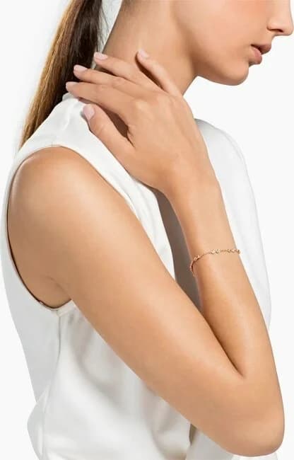 Zoom sur le cadran du Swarovski 5435651