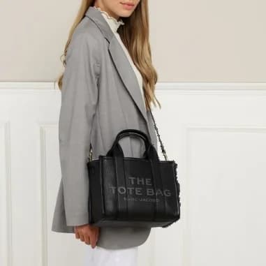 Le garde-temps Marc Jacobs H009L01SP21-001 vu de profil