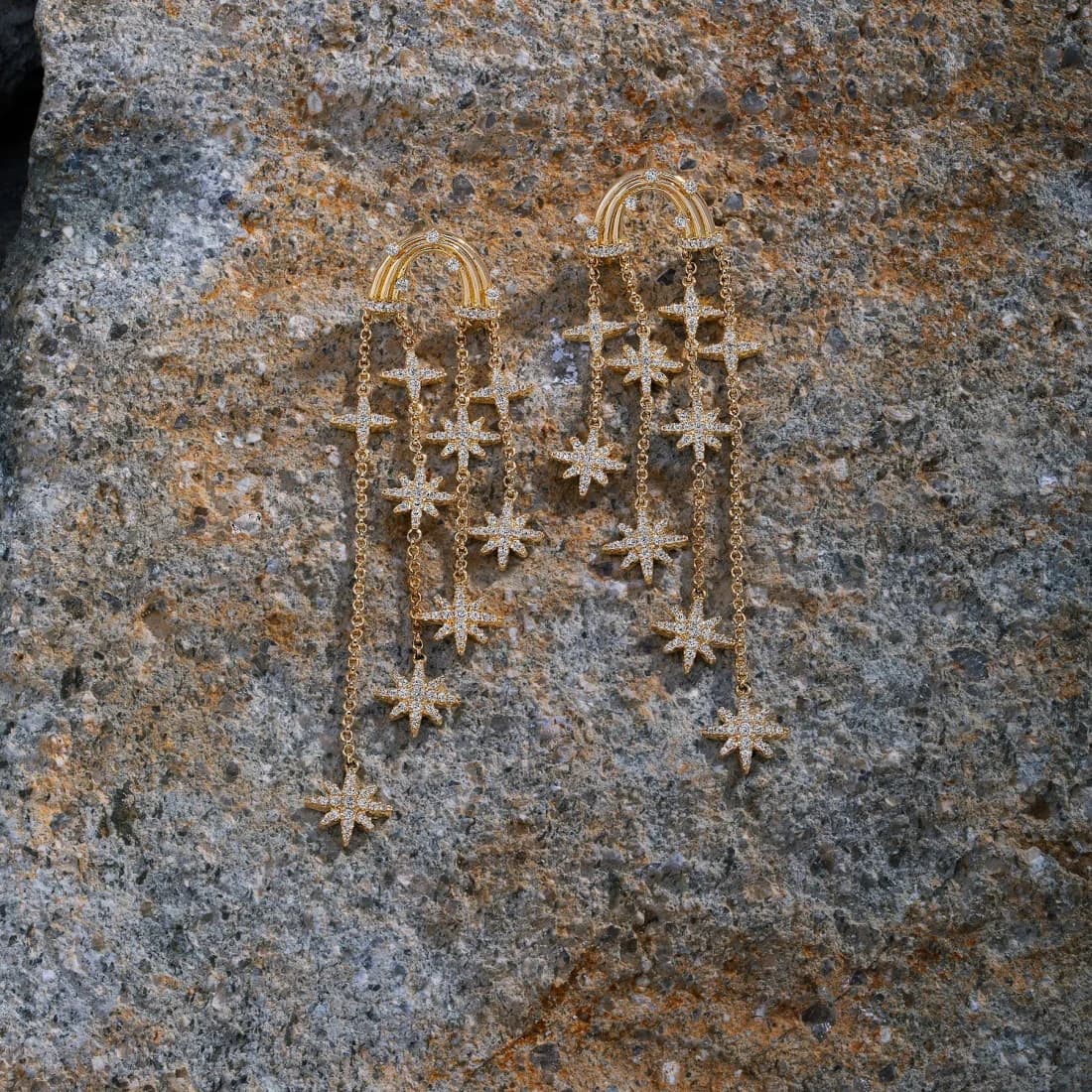 Boucles d'oreilles longues APM Monaco Météorites plaqué or jaune - Réf. YE14492OX vue 4