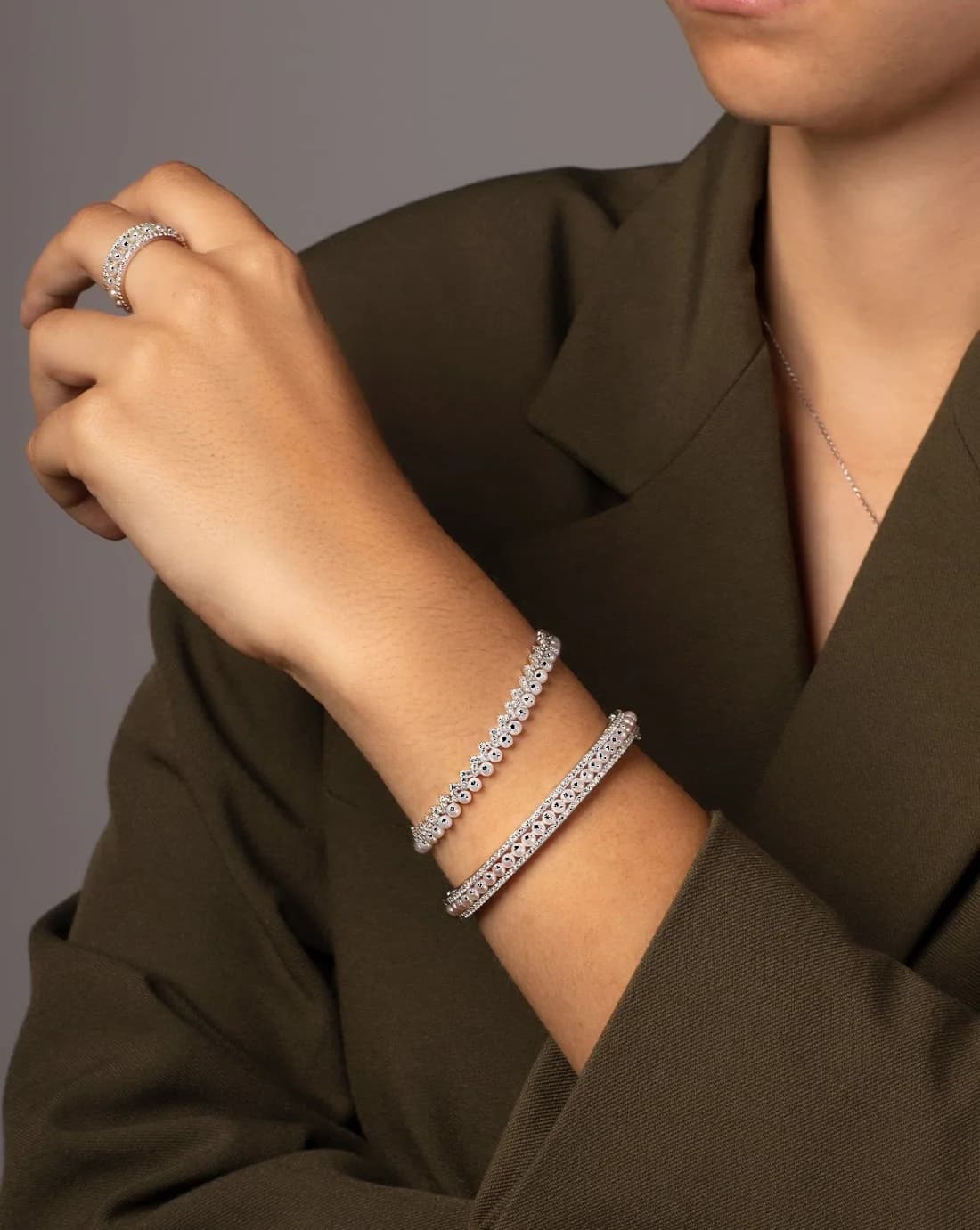Bracelet ajustable pour femme APM Monaco AB4168XPL en argent massif avec perles de nacre vue 2