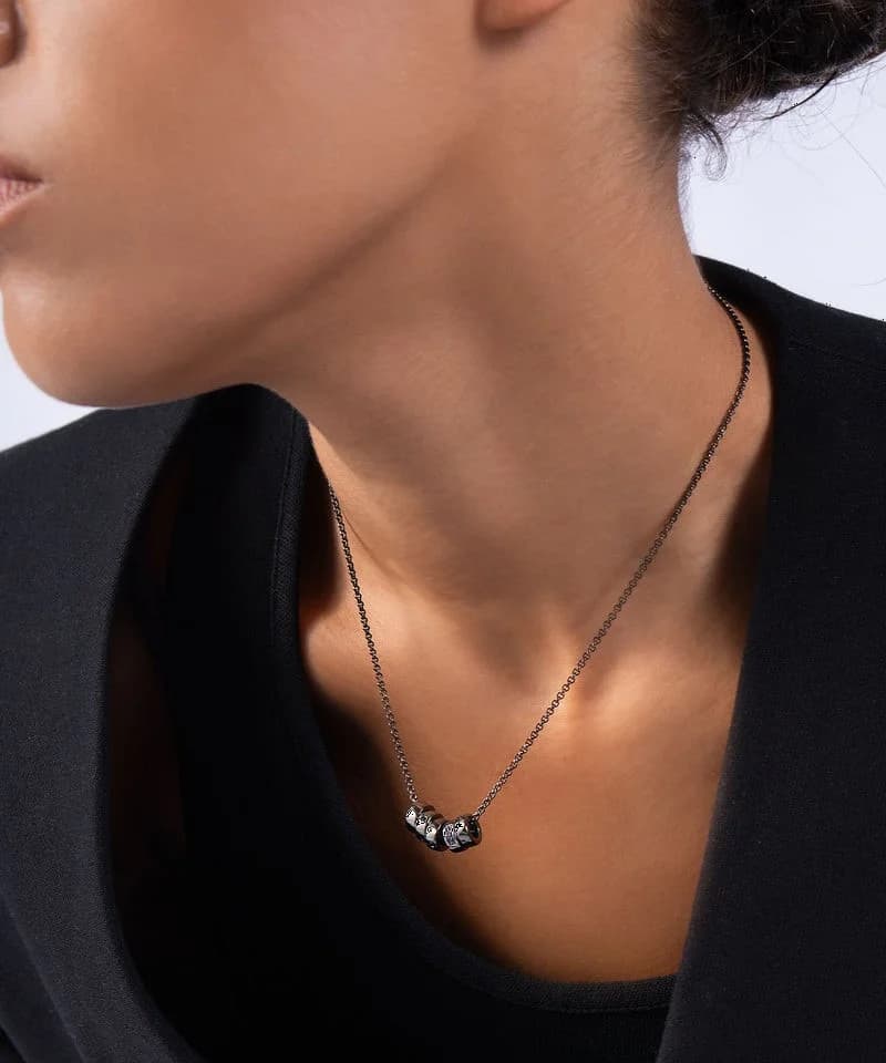 Collier APM Monaco AC6897KBR unisexe noir avec cristaux bleus Morse Code Smile vue 3