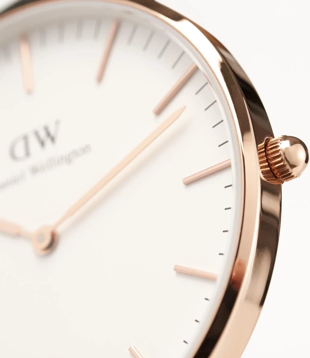 Montre Daniel Wellington Classic Sheffield DW00100036, cadran blanc 36 mm, boîtier or rose, bracelet cuir noir - Unisexe vue 3