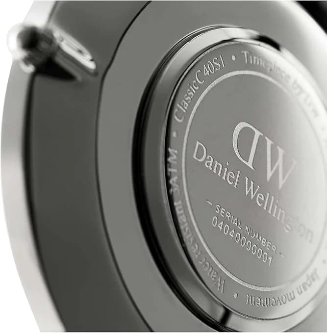Fond du boîtier du garde-temps Daniel Wellington DW00100130