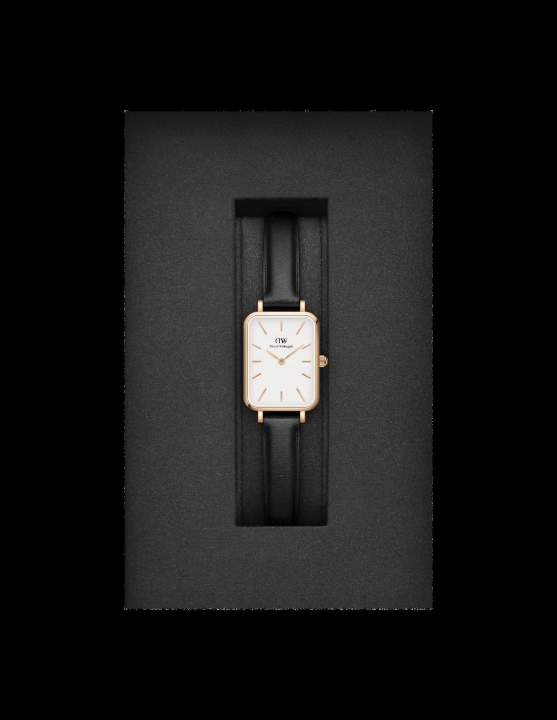 Attache bracelet Daniel Wellington DW00100434 en cuir noir véritable à coutures contrastées, boucle ardillon en acier inoxydable signée