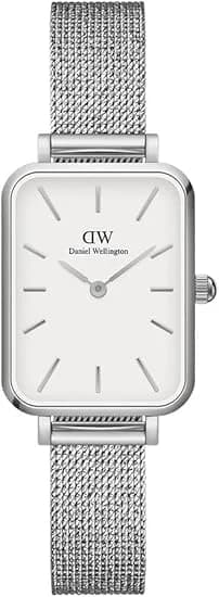 Garde-temps Daniel Wellington DW00100438 au boîtier rectangulaire argenté et cadran blanc épuré, design minimaliste