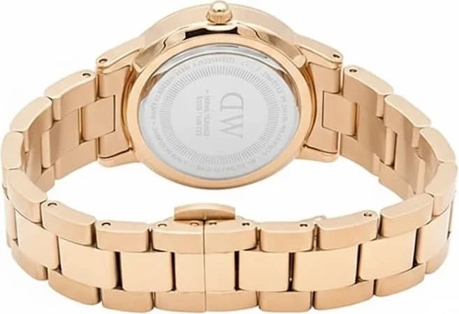 Attache bracelet Daniel Wellington DW00100463 en acier inoxydable or rose maillé milanais, fermoir déployant ajustable, finition polie