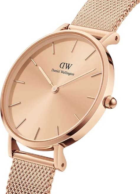 Visage cadran Daniel Wellington DW00100470 avec index bâton dorés et aiguilles fines, design minimaliste épuré