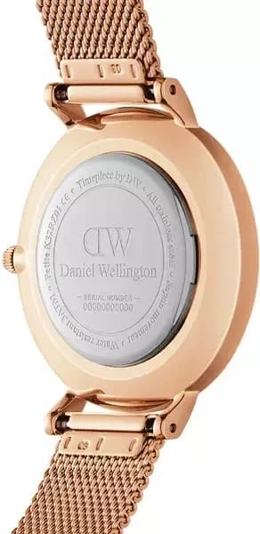Attache bracelet Daniel Wellington DW00100471 en cuir brun avec fermoir ardillon en acier or rose, finition élégante et confortable