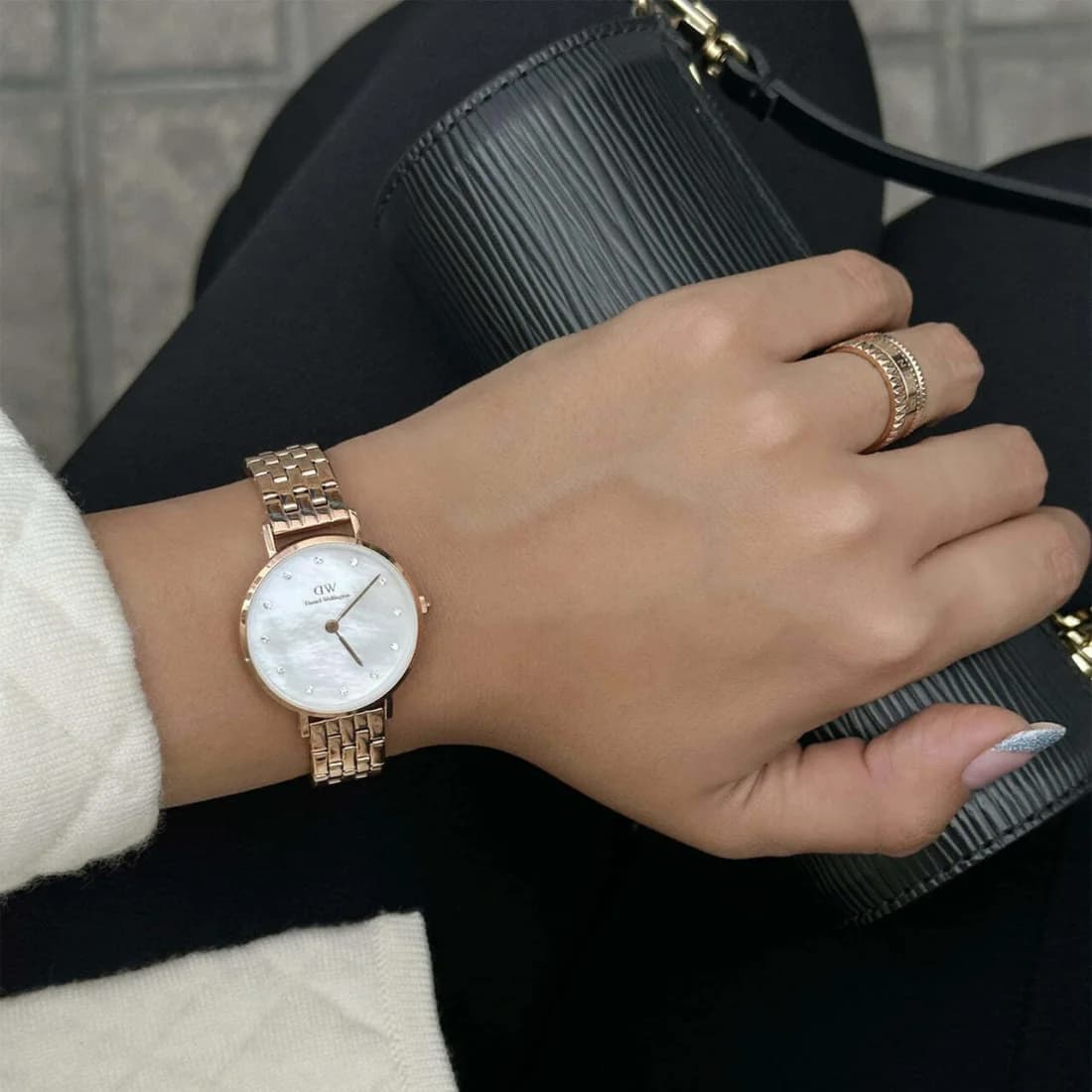 Montre Daniel Wellington DW00100613 femme détail bracelet acier