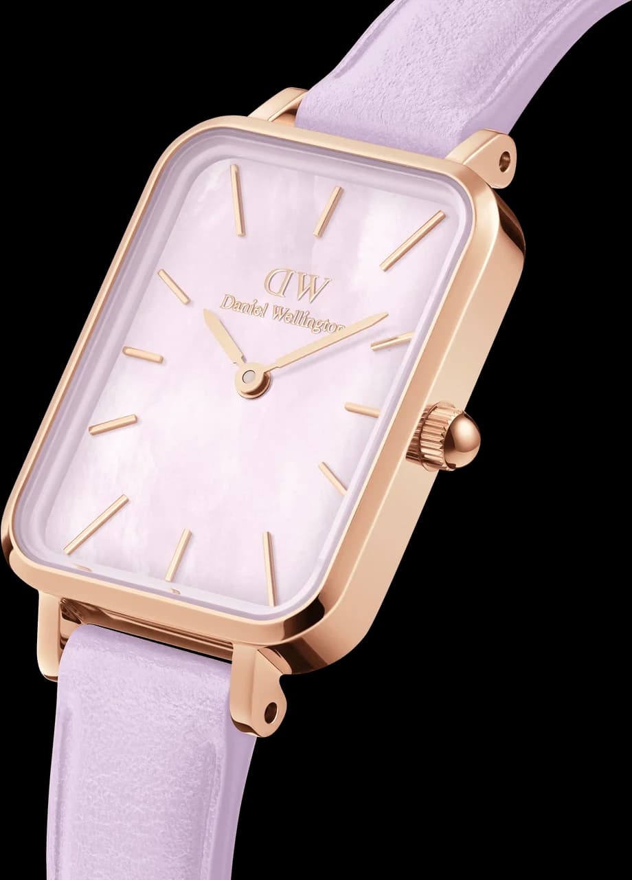 Visage cadran Daniel Wellington DW00100637 avec index bâtons et aiguilles fines, complication date à 6h