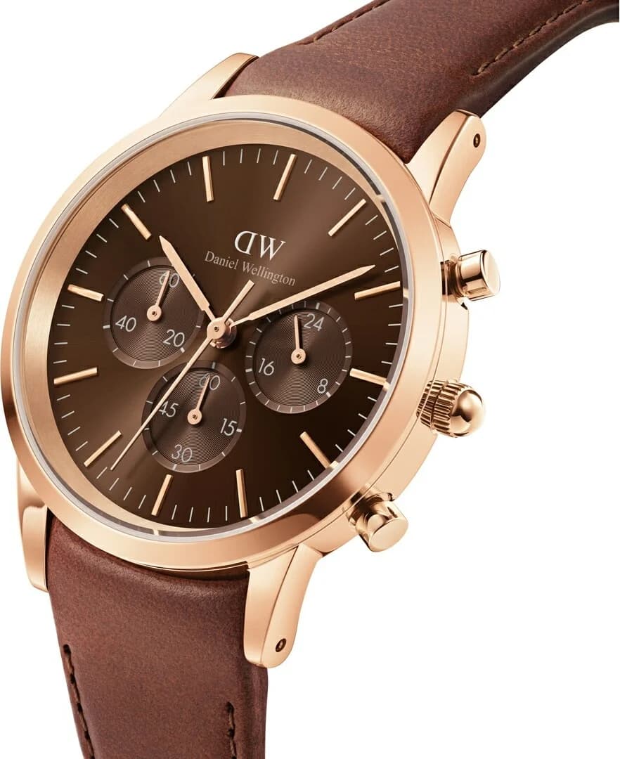 Visage cadran Daniel Wellington DW00100640 avec compteurs chronographe, date à 4h30, aiguilles dorées soleillé