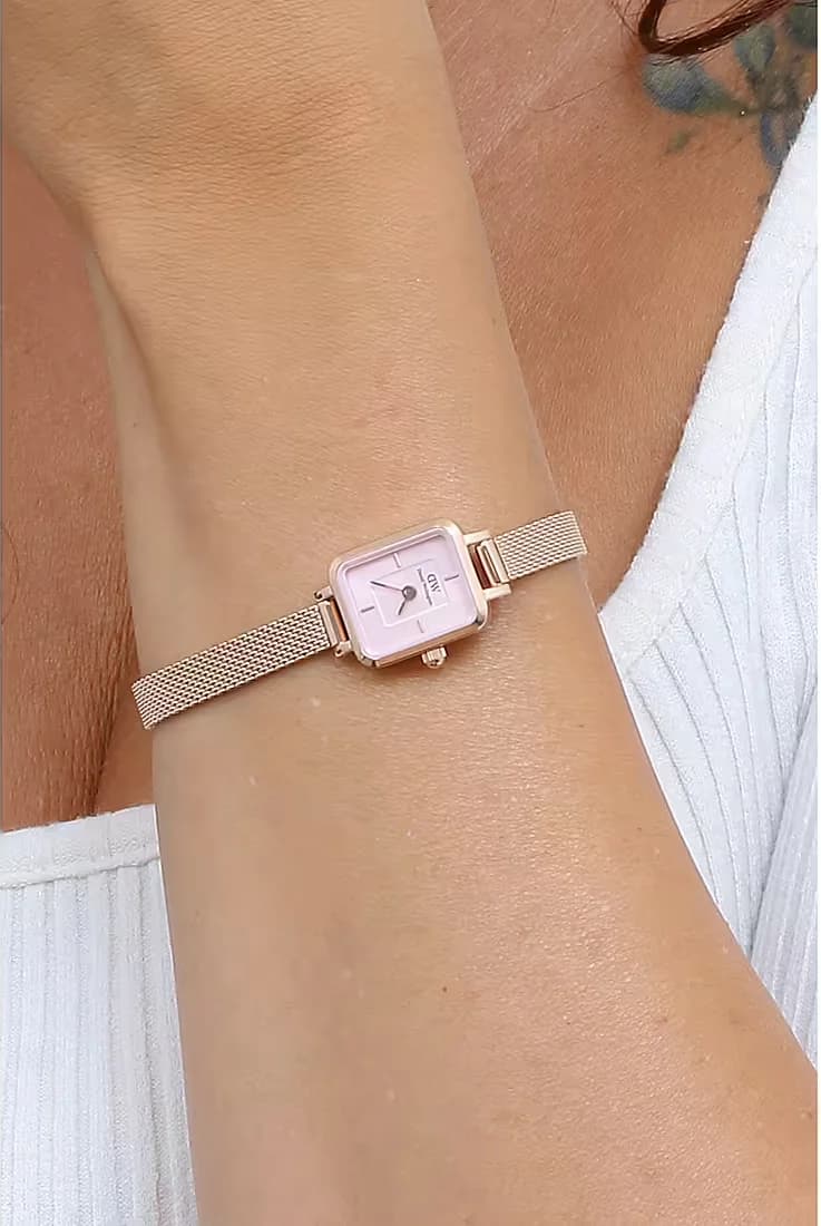 Attache bracelet Daniel Wellington DW00100650 en mesh doré avec fermoir magnétique et maillons ajustables