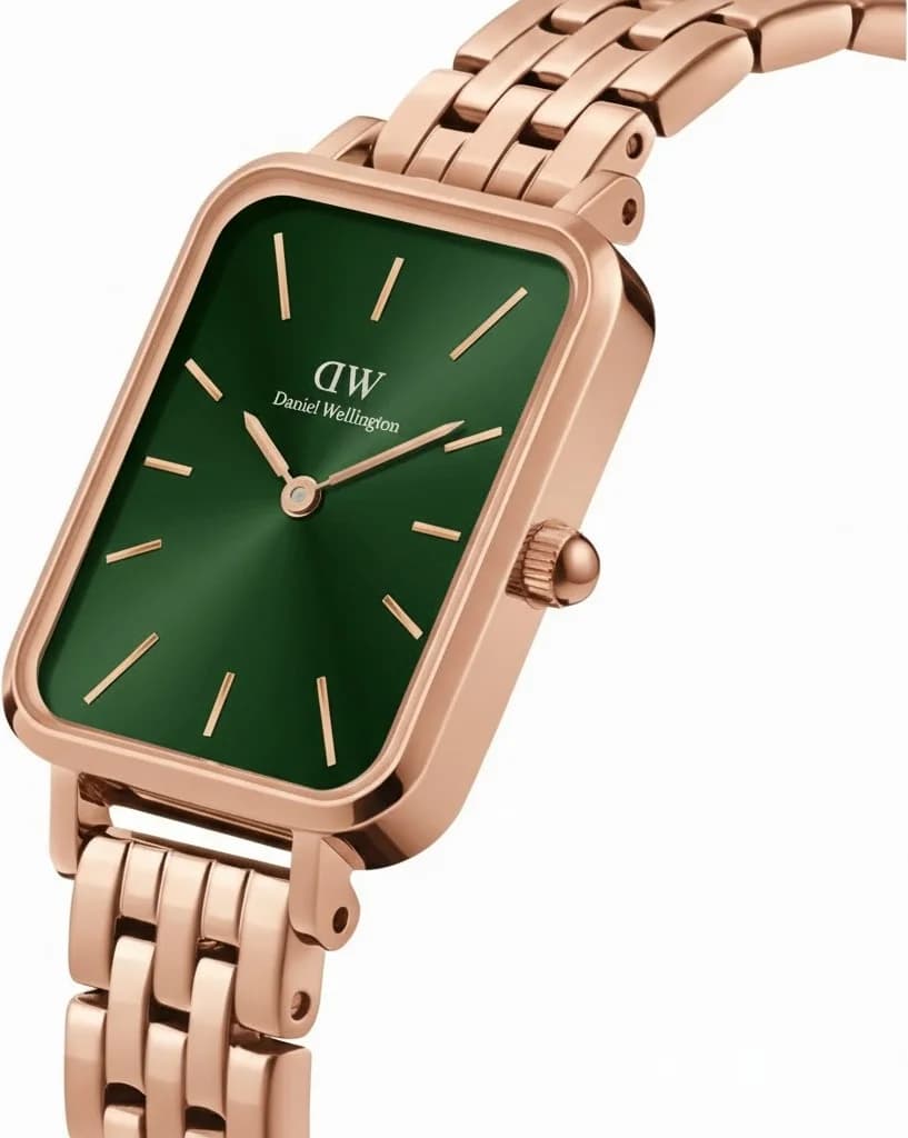 Visage cadran Daniel Wellington DW00100659 avec index bâtons dorés, aiguilles fines, date à 3h, mouvement quartz