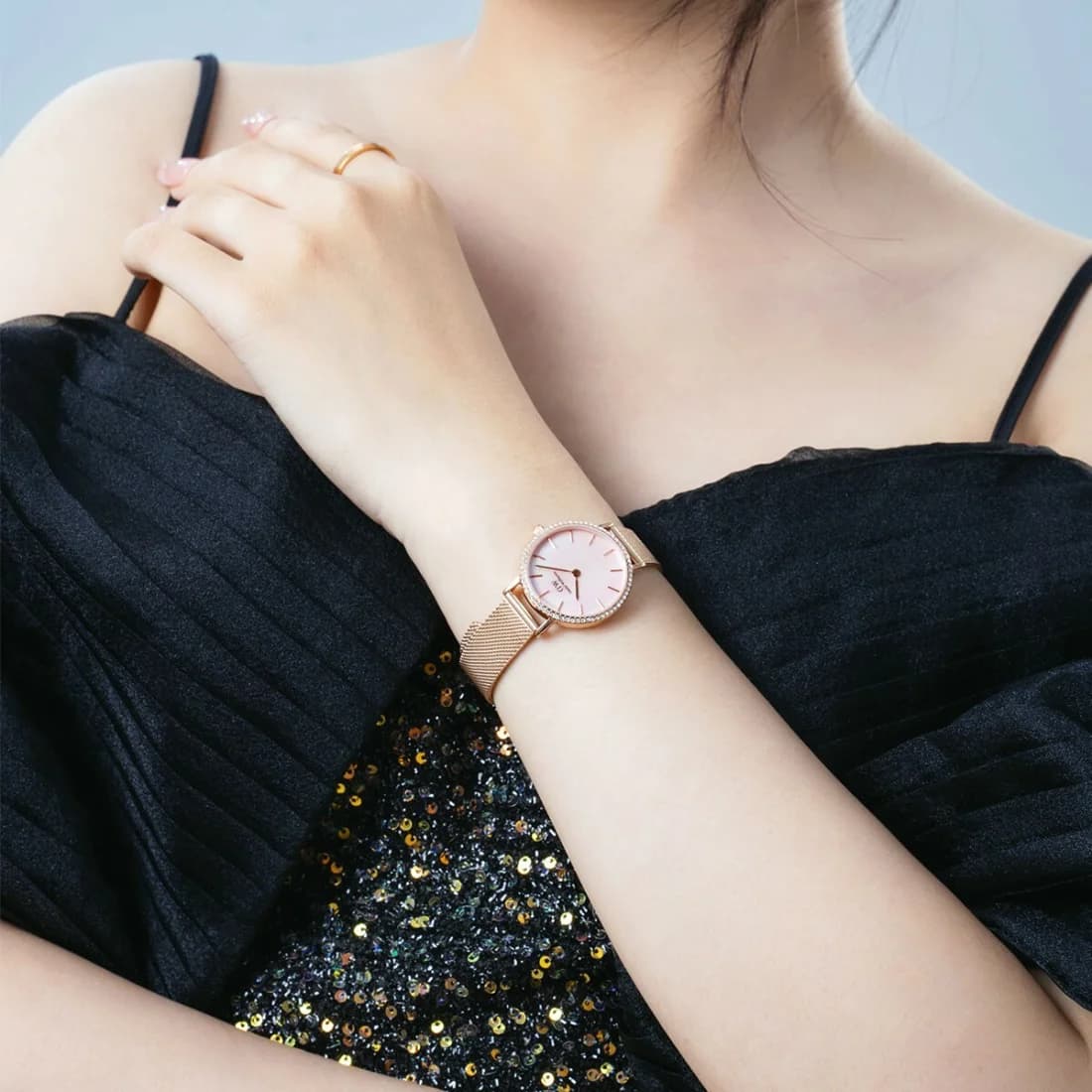 Montre Daniel Wellington DW00100663 femme détail bracelet acier