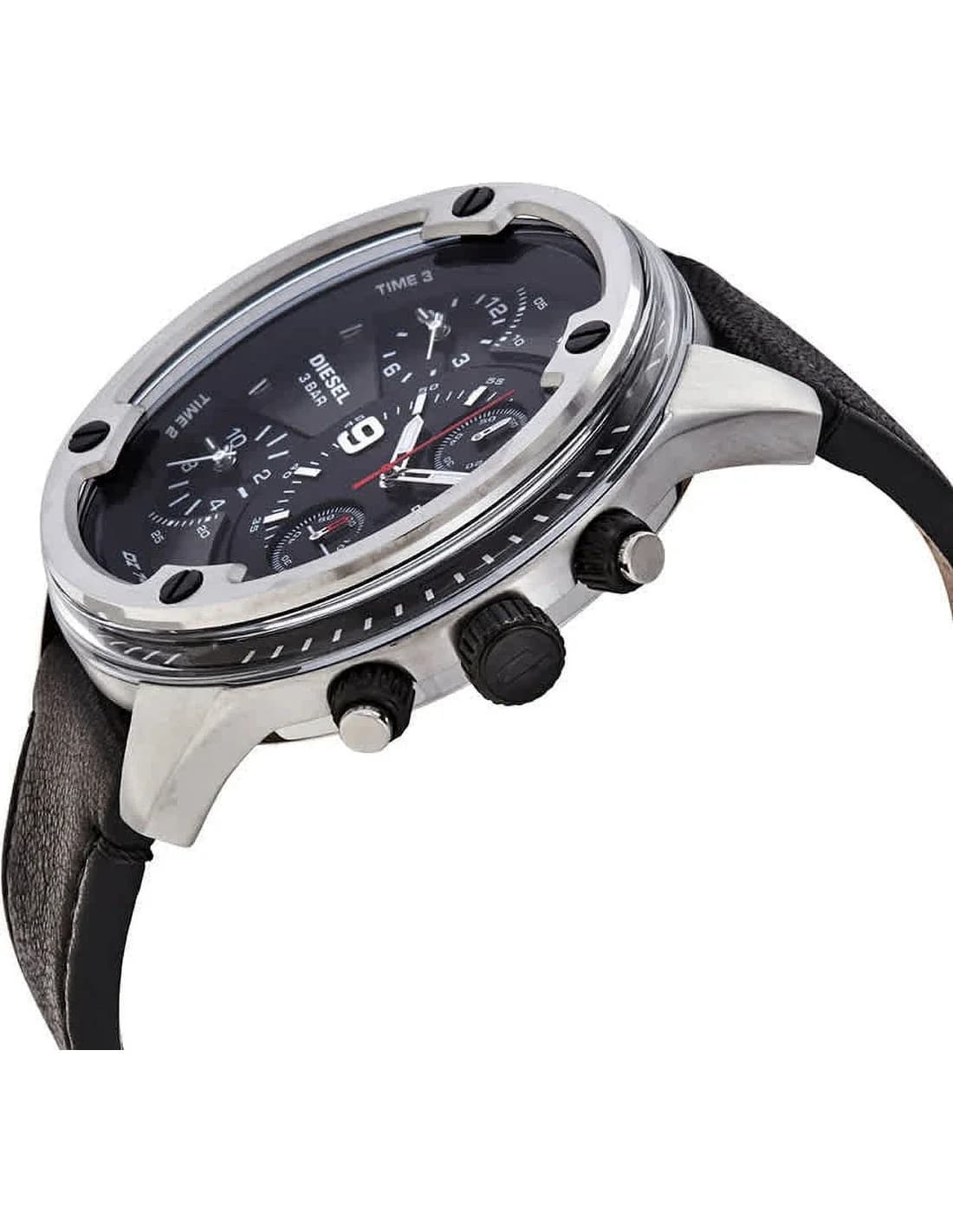 Visage cadran Diesel DZ7415 avec index bâtons argentés, aiguilles squelette luminescentes, guichet date à 4h30 et poussoirs chronographe intégrés