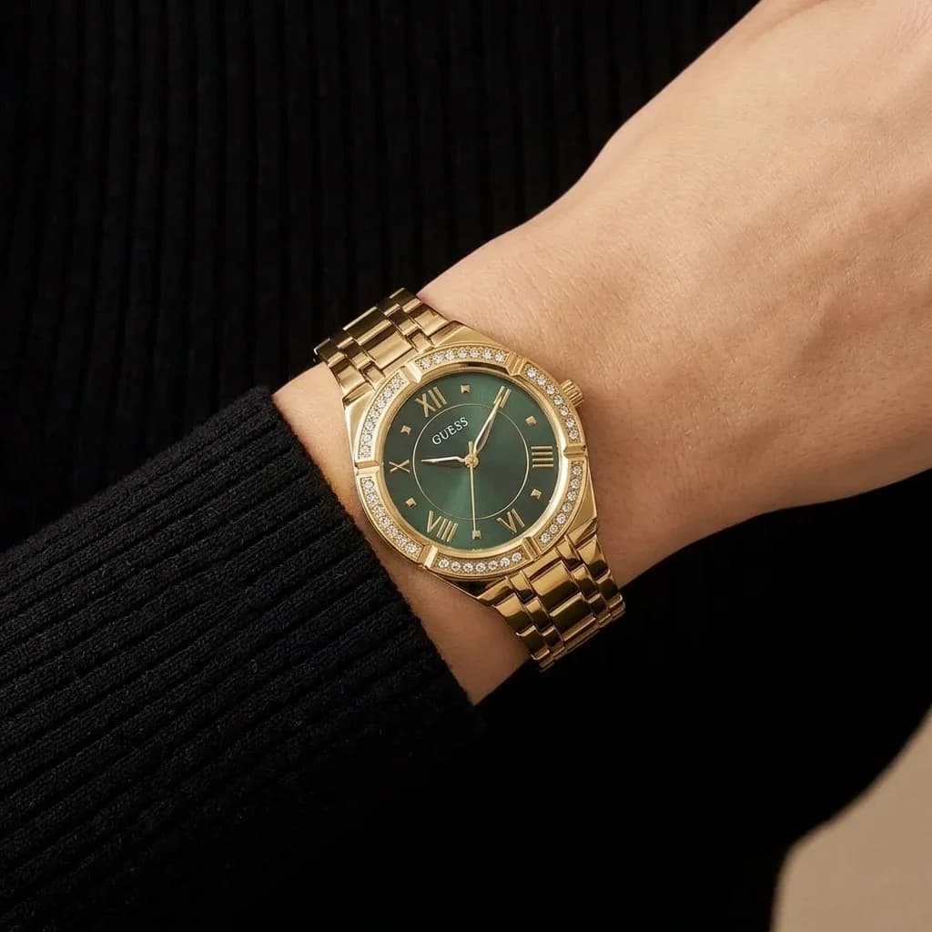 Montre Guess GW0033L8 femme détail bracelet acier