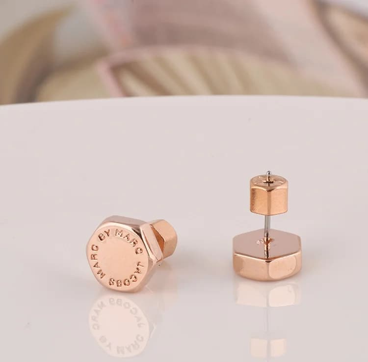 Montre Marc Jacobs M3PE565-RG femme détail cadran