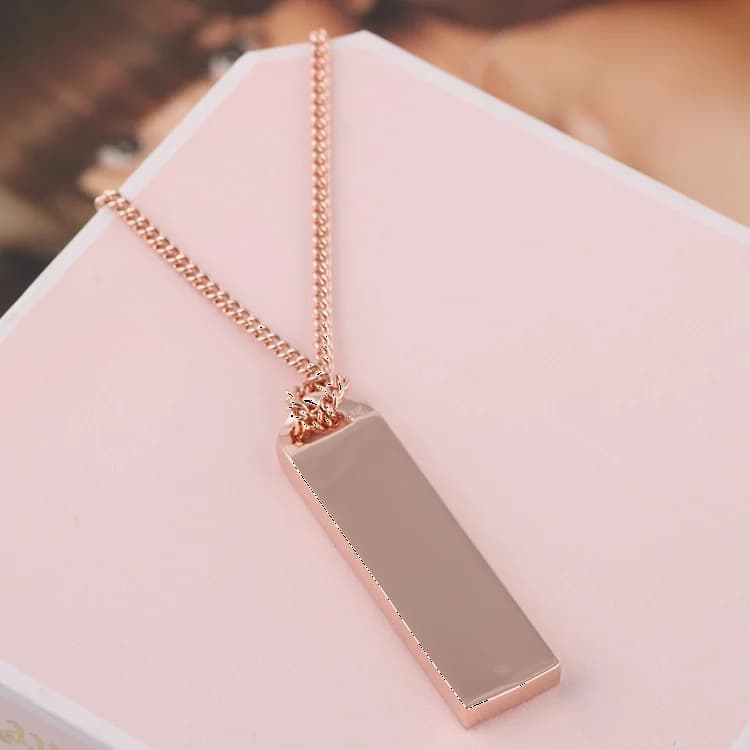 Collier chaine Marc by Marc Jacobs en acier plaqué or rose avec plaque logo - Réf. 109244 vue 2