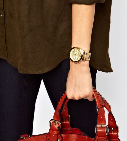 Attache bracelet Michael Kors MK5726 en acier doré intégral avec fermoir déployant double sécurité