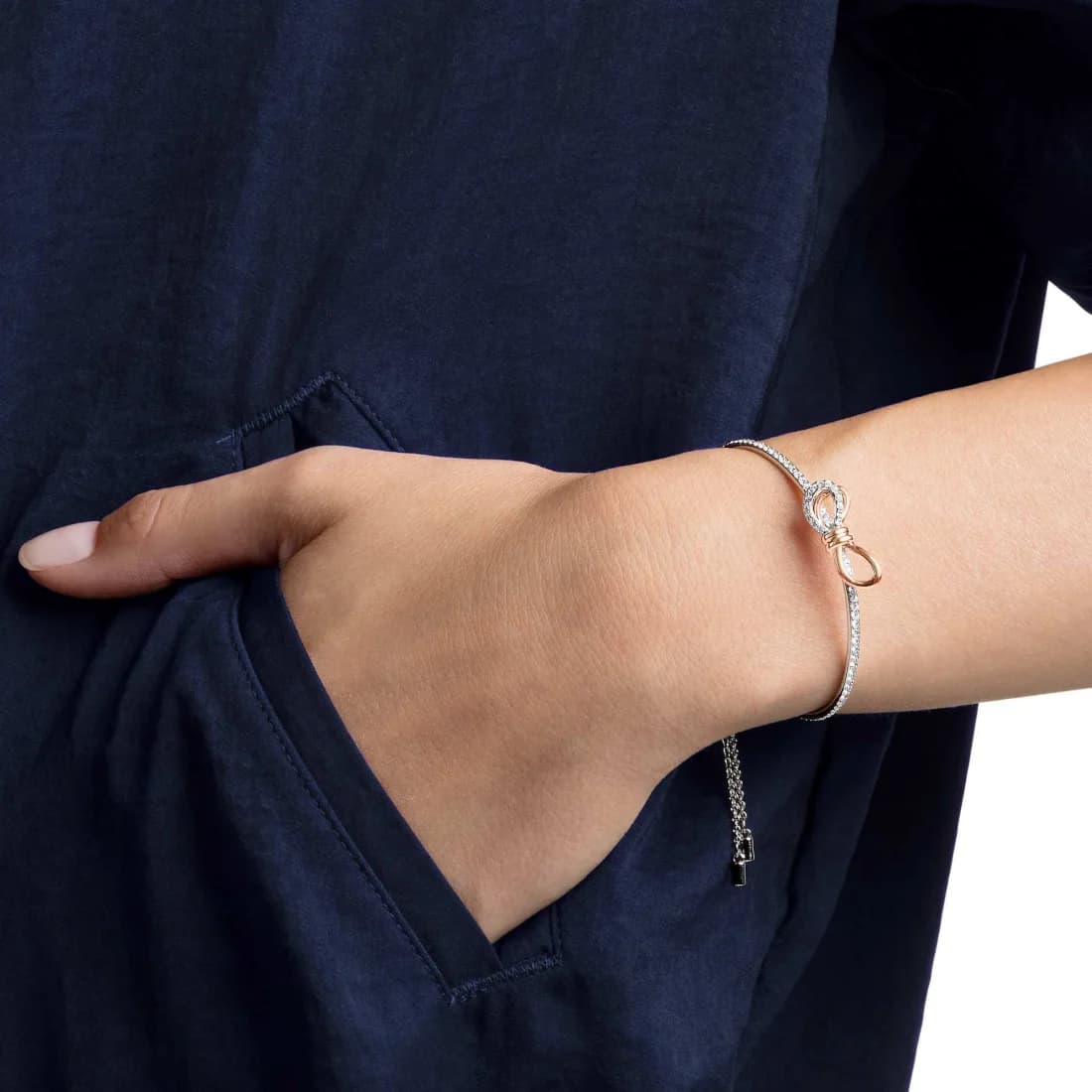 Bracelet pour femme Swarovski Lifelong Bow 5447079 en métal plaqué rhodium avec cristaux blancs vue 4